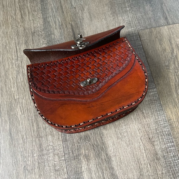 Vintage Tooled Leather Purse - Picture 3 of 8